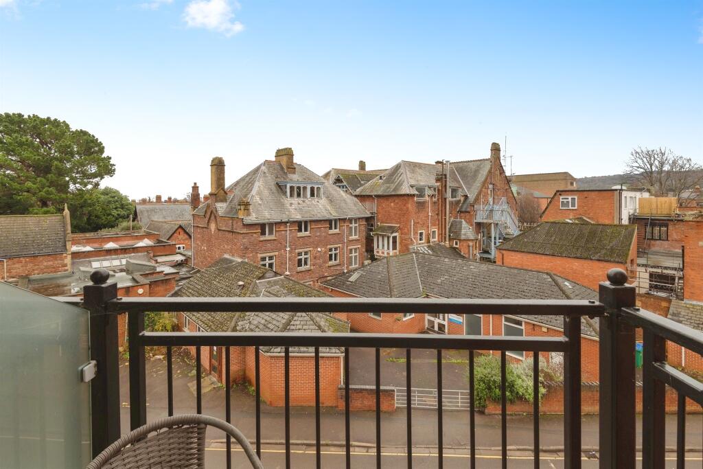 Blenheim Road, Minehead photo 3