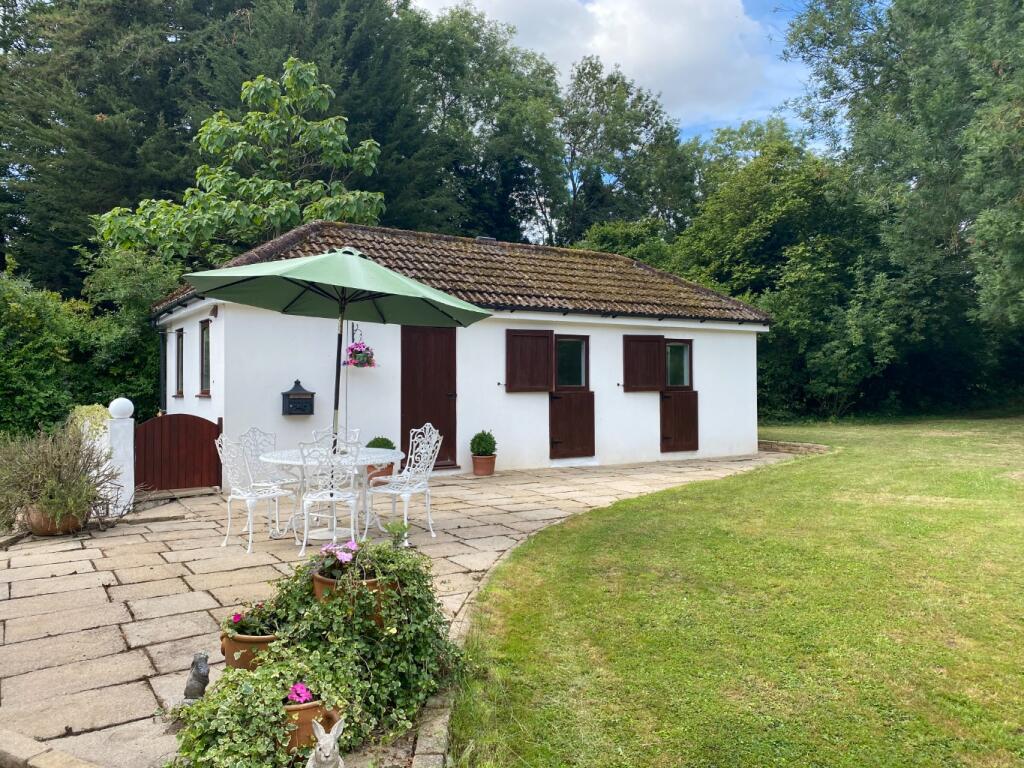 Main image of property: The Stable, Church Road, Hartley, Longfield, Kent, DA3 8DY