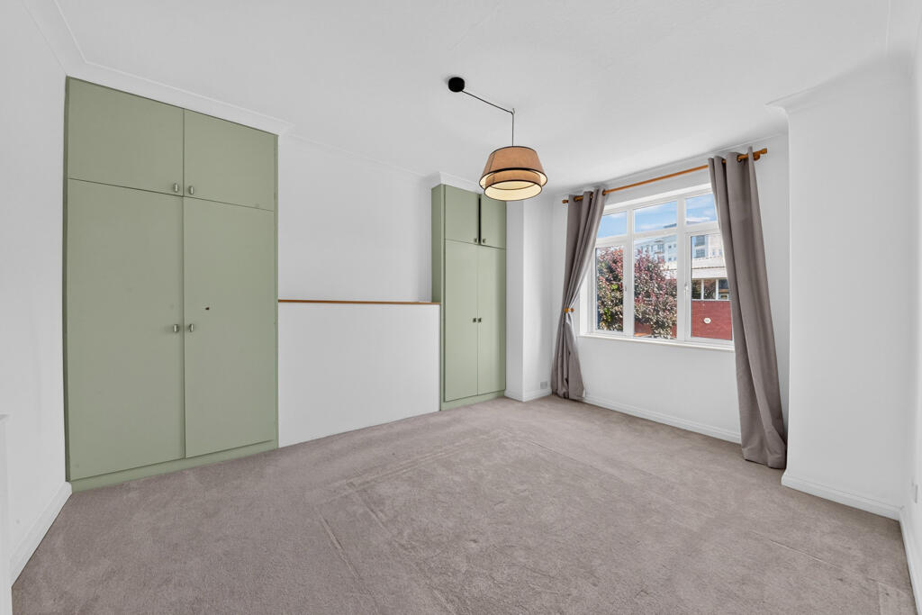 House in London - View 5
