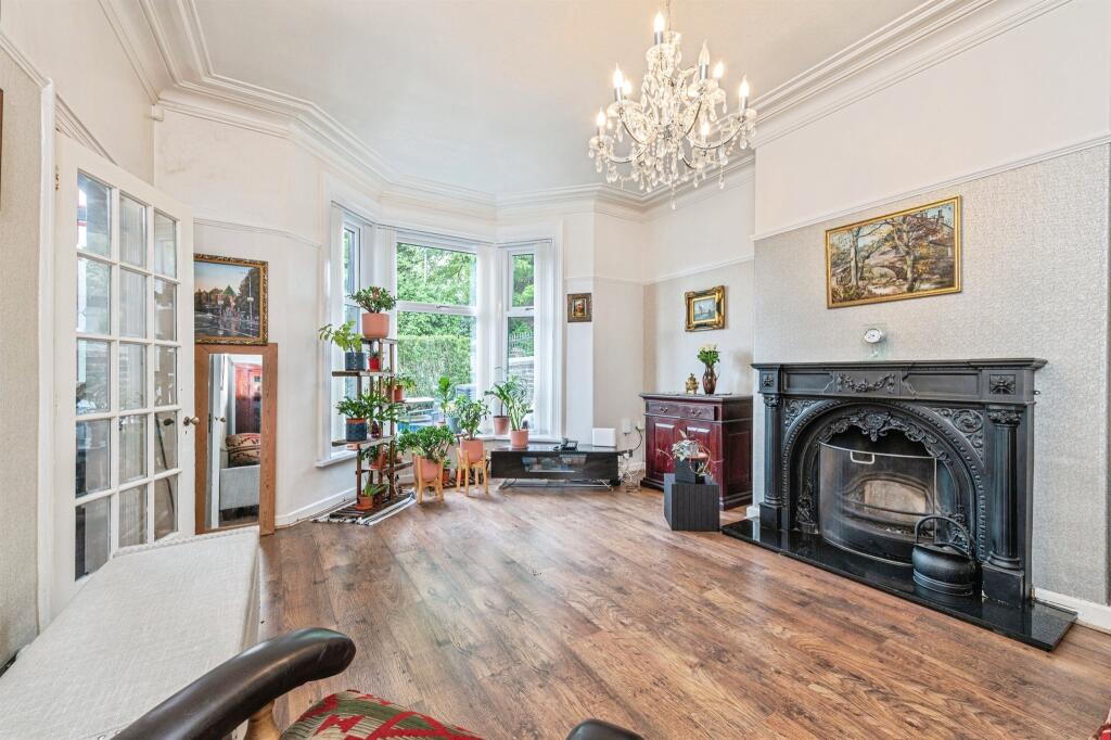 Whitcliffe Road, CLECKHEATON - View 4