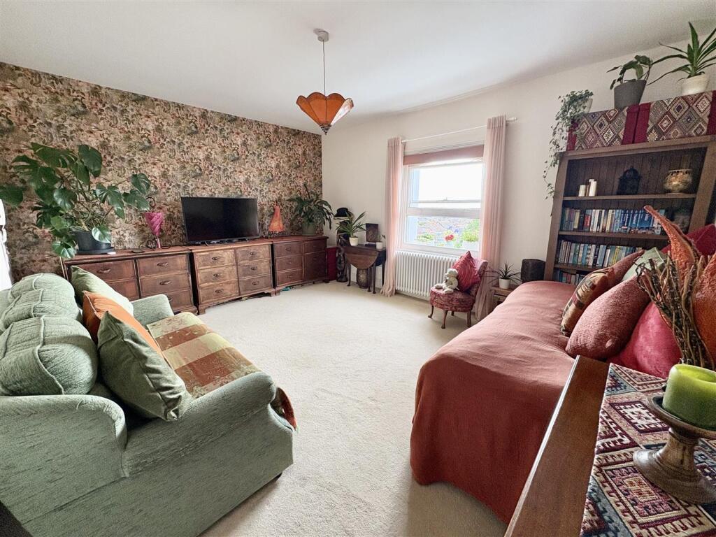 76, Church Street, Willingdon, Eastbourne photo 3