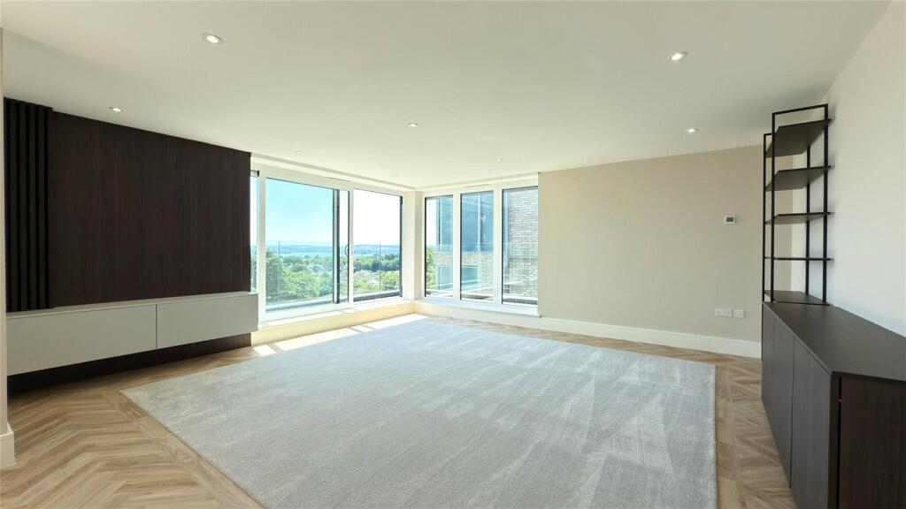 Apartment in Bournemouth - More