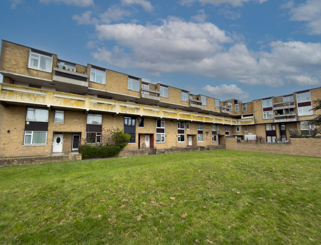 Main image of property: 127 Wellington Walk, Washington, Tyne and Wear NE37 3EP