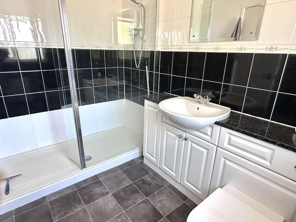 House in Havant, Hampshire - View 5