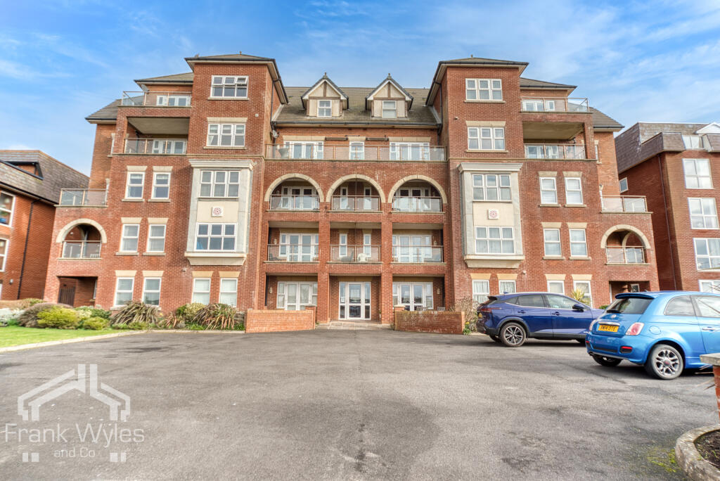 Main image of property: Flat 16, Spinnakers, 87 South Promenade, Lytham St. Annes, Lancashire