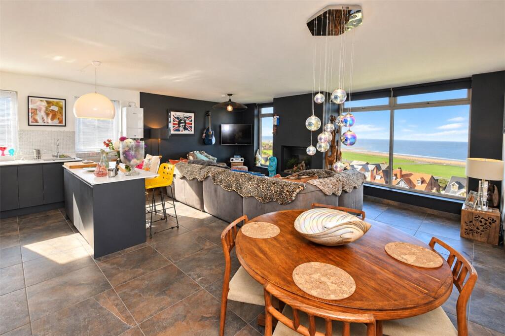 Apartment in Wallasey, New Brighton - View 5