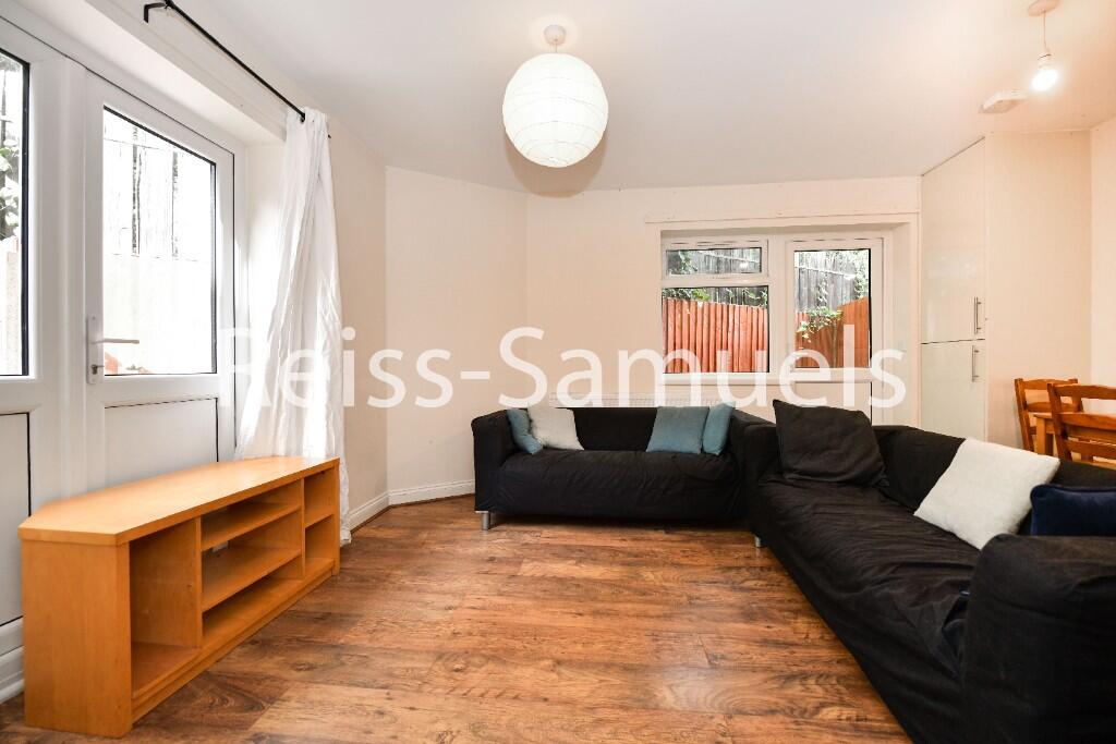 6 bedroom semi-detached house for rent