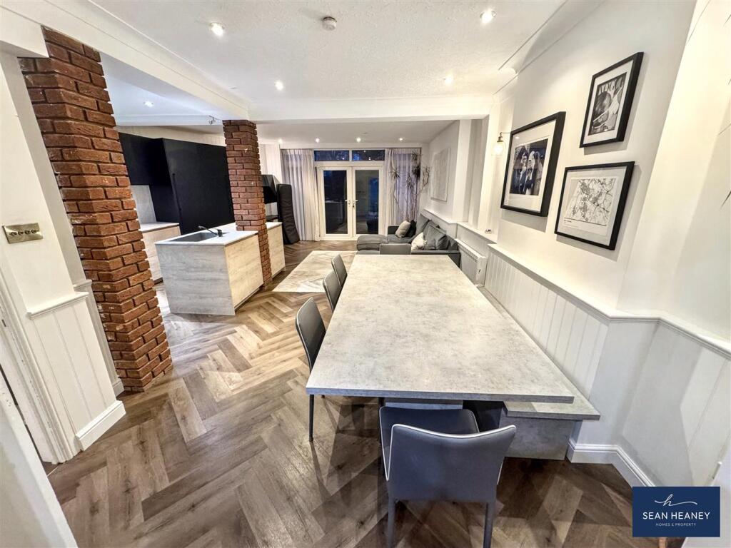 Walfield Avenue, Whetstone, London photo 3