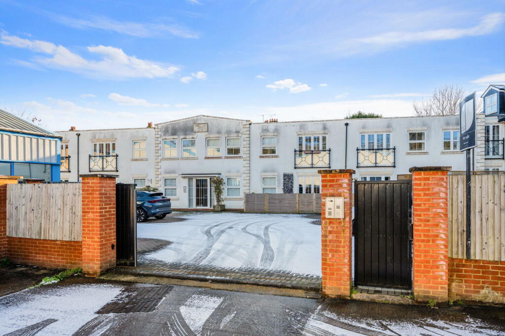 Main image of property: Chantry Mews, Albert Road North, Reigate