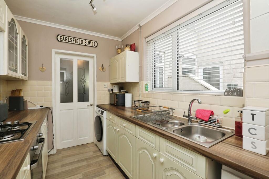 House in Stoke-on-Trent - View 4