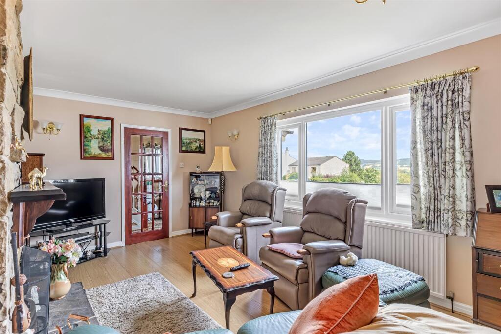 House in Bradford, Esscroft, Burley - View 2