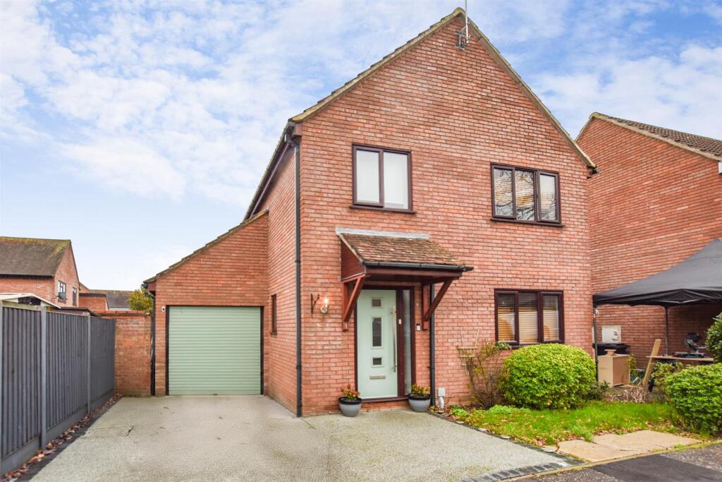 Main image of property: Harvest Close, South Woodham Ferrers