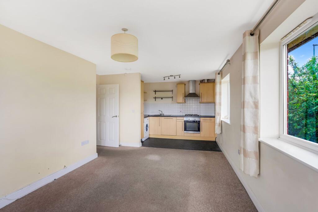 Violet Grove, Hucknall, NG15 - View 2