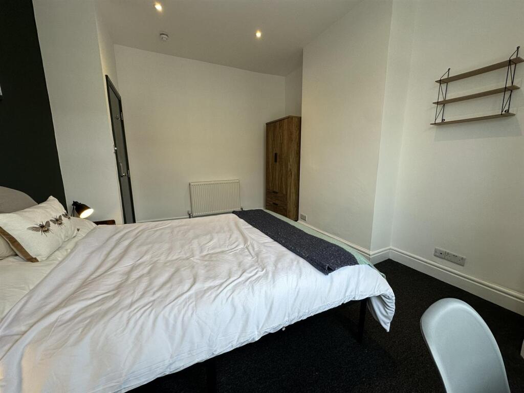1 bedroom house share for rent