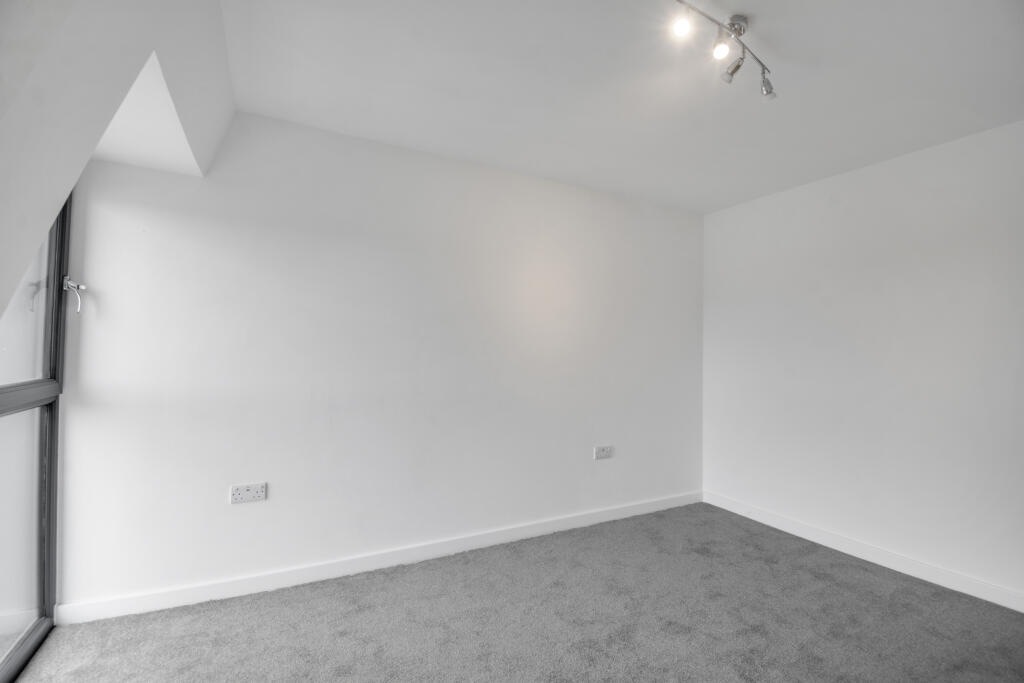 Apartment in Rochford, Rayleigh - View 4