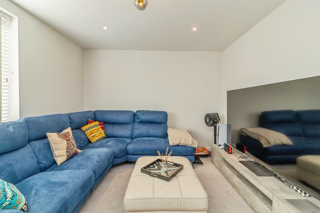 Cianchi Grove, Eagle Farm South, Milton Keynes photo 3