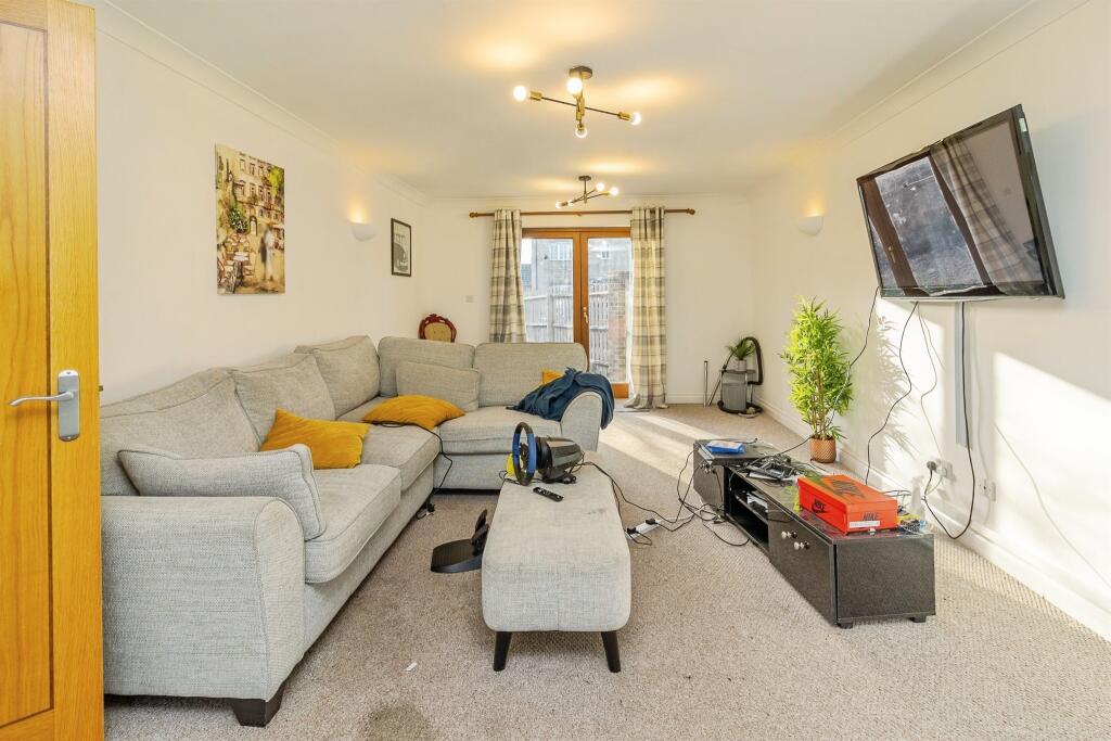 House in Milton Keynes, Monkston Park, Kents Hill, Monkston and Brinklow - View 3