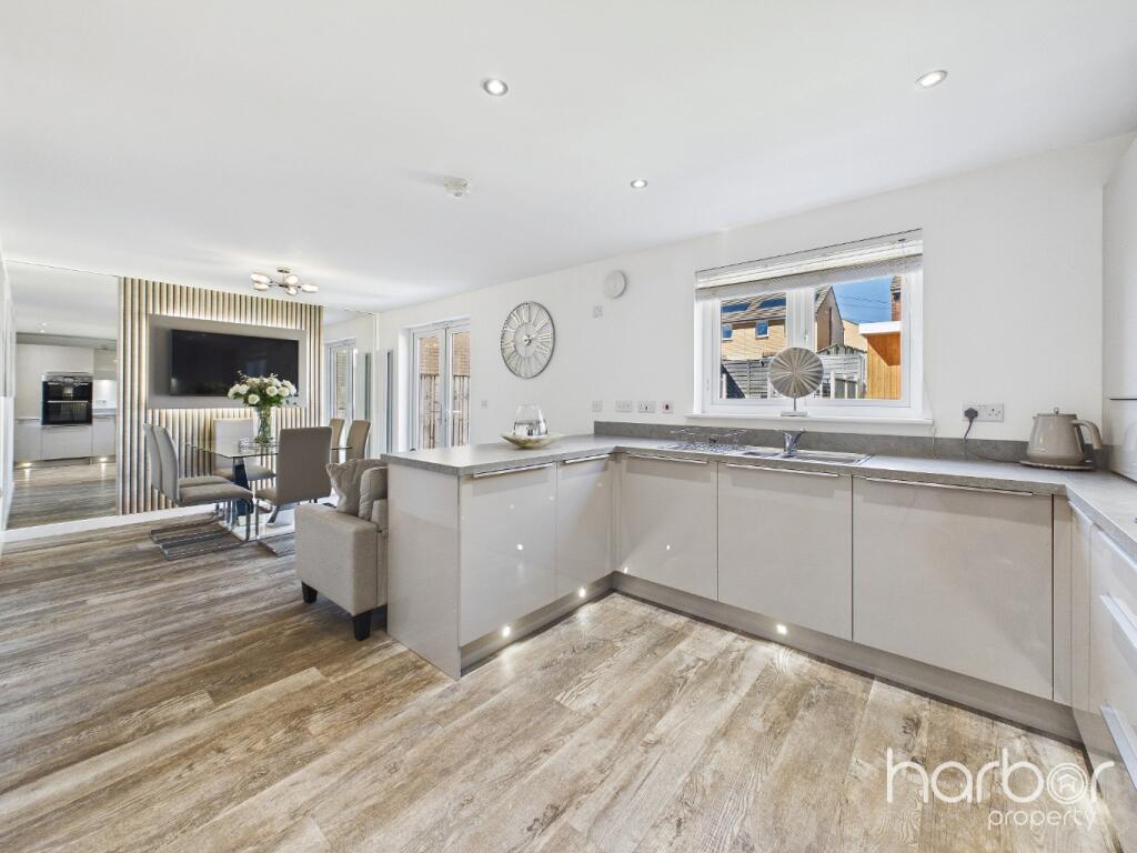Rosehall Drive, Uddingston, Glasgow, City of Glasgow, G71 7FP photo 4