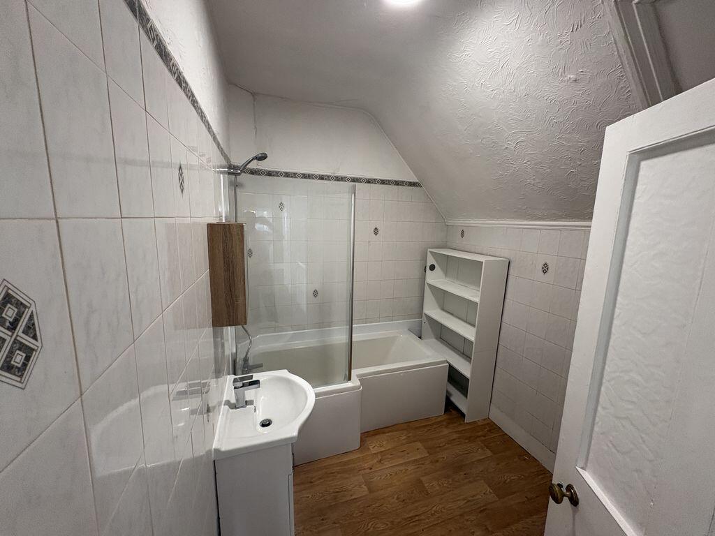Apartment in Canterbury - View 3