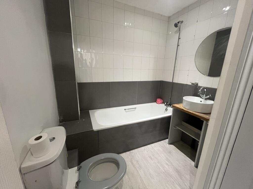 Main image of property: Oak Tree Court, B26