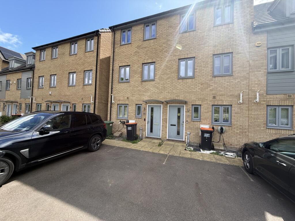 Main image of property: Hazle mead LU5 4UQ