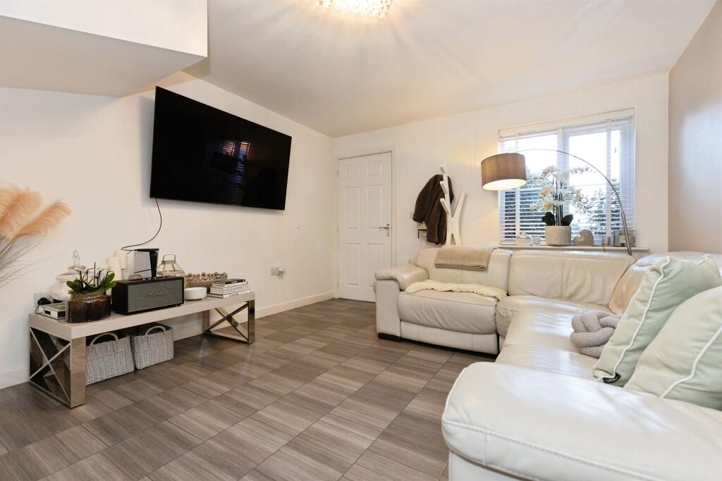 Snellsdale Road, Rugby photo 2