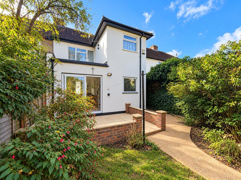 House in London - View 2