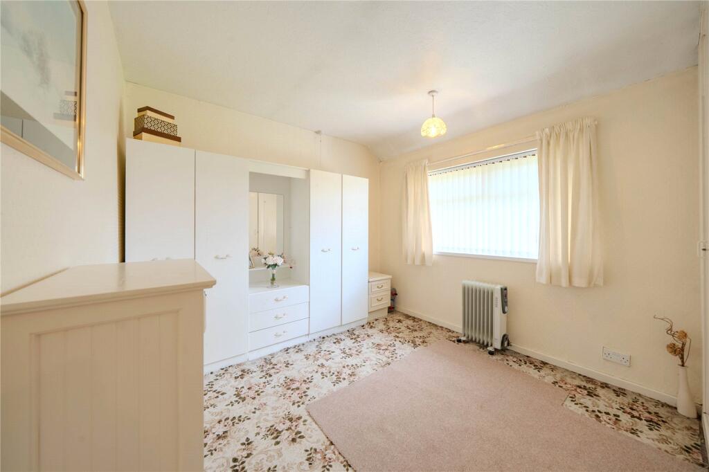 House in Leeds, Bradley Hill, Swinnow - View 5