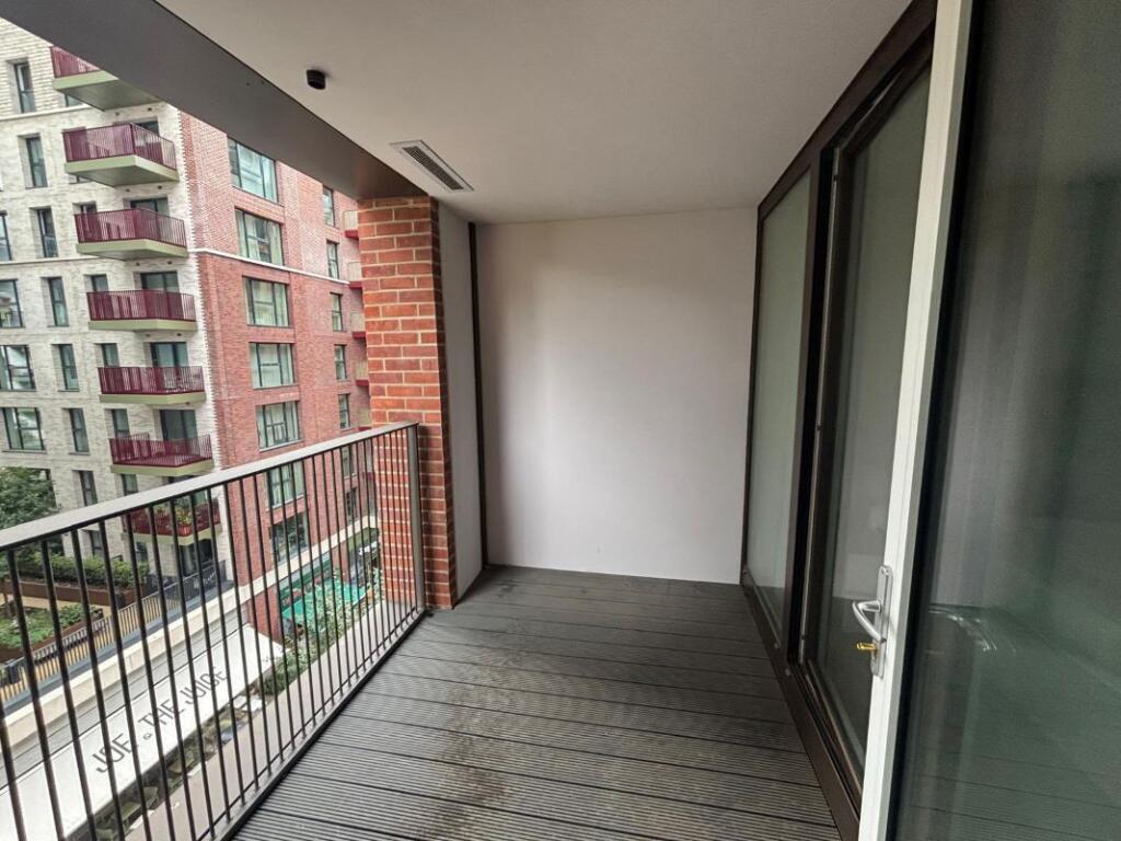 Apartment in London - View 5