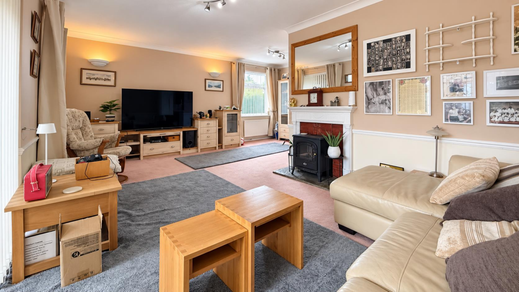 House in Walton-on-the-Naze, Frinton and Walton - View 3