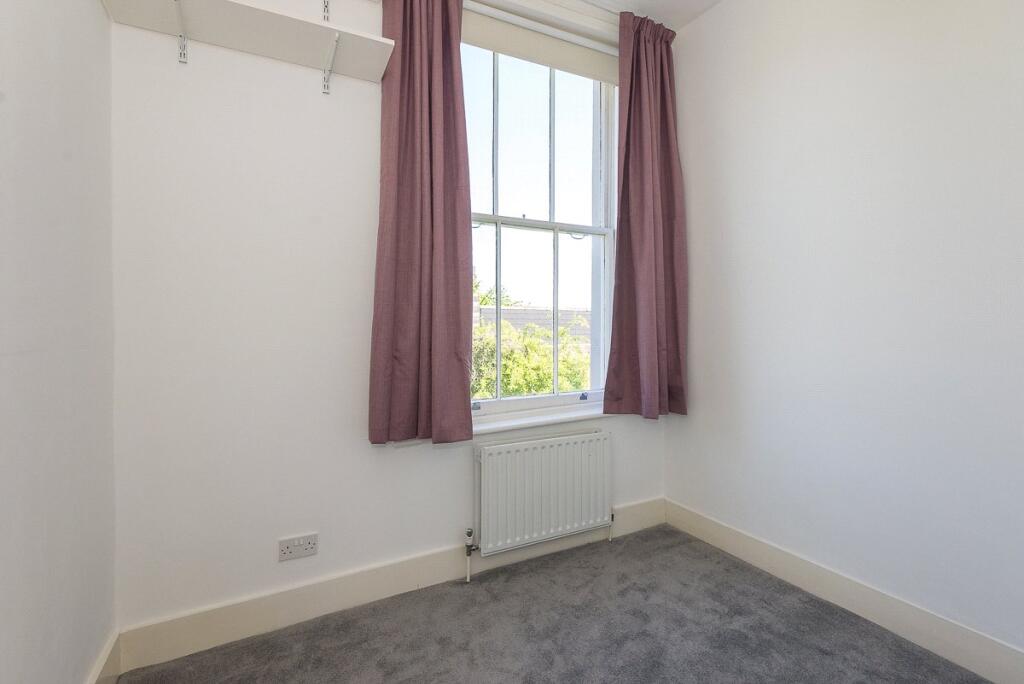 Apartment in London - View 5