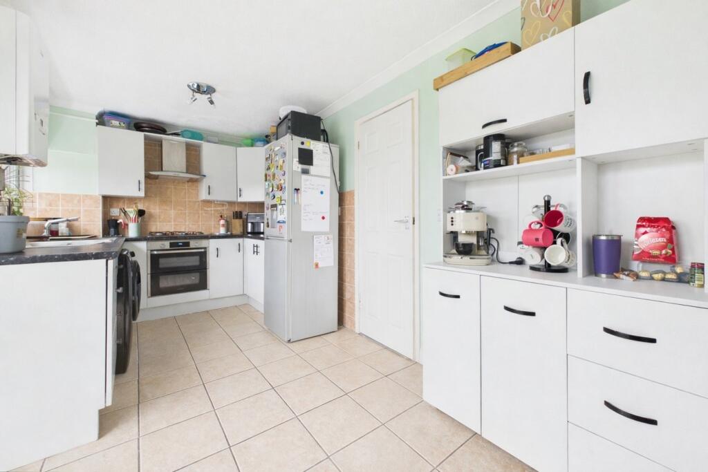 Heron Close, Worle, Weston-Super-Mare, BS22 photo 3
