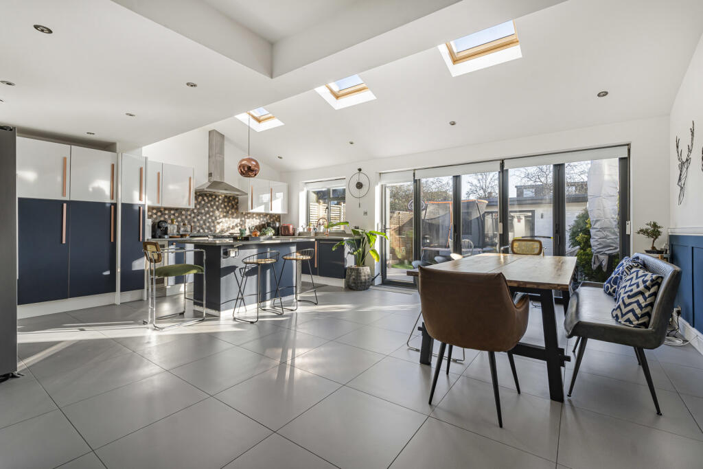 House in Twickenham - View 3