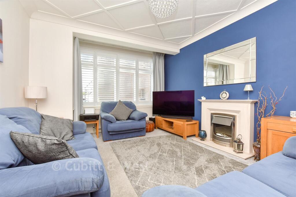 House in Sutton - More