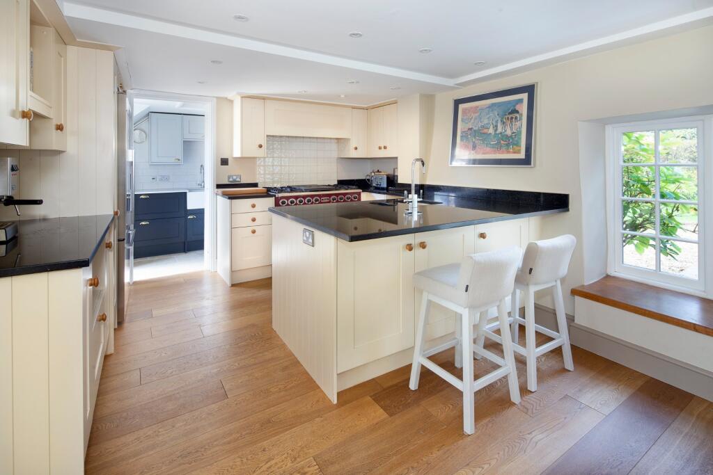 Eythrope Road, Stone, Aylesbury, Buckinghamshire, HP17 photo 4