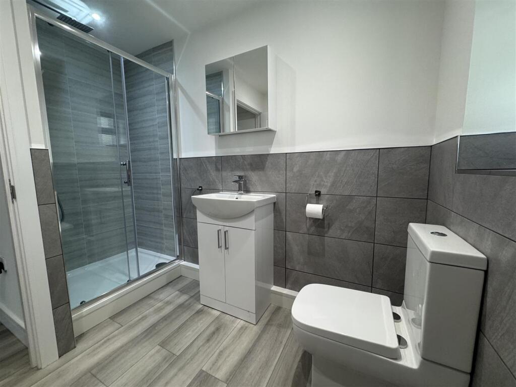 Apartment in Cardiff - View 5