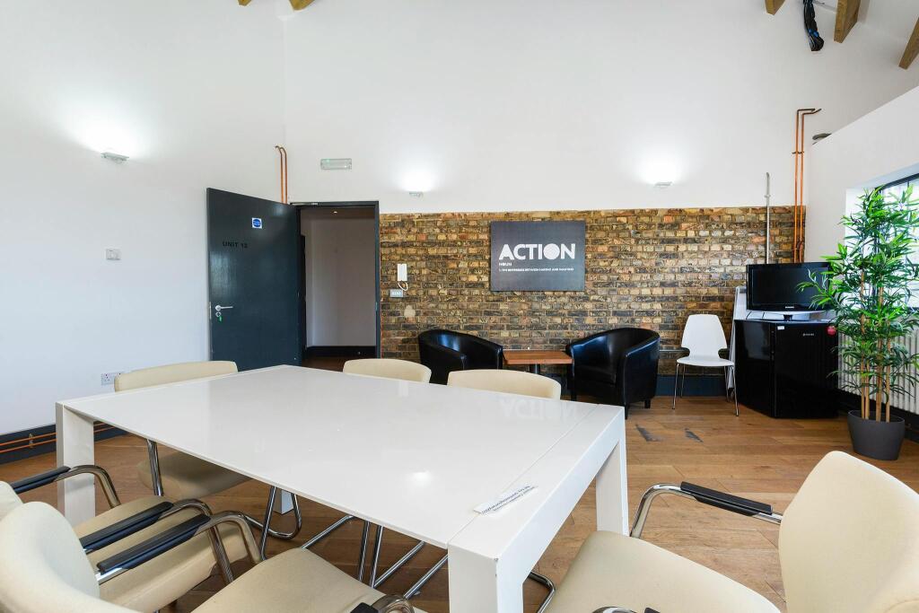Canonbury Yard 18.jpg