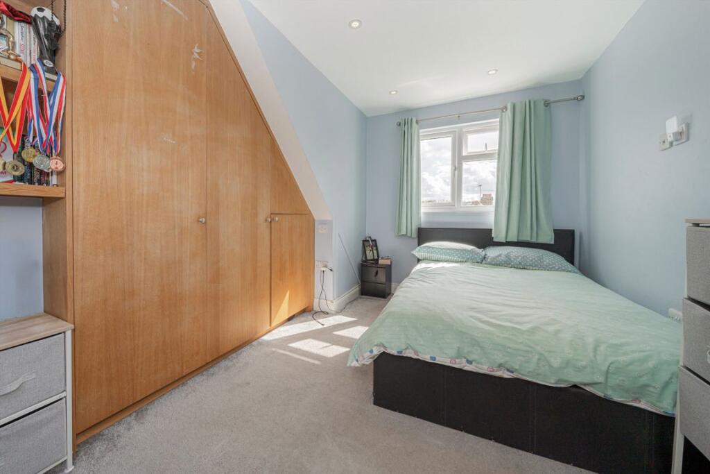 House in Twickenham - View 4