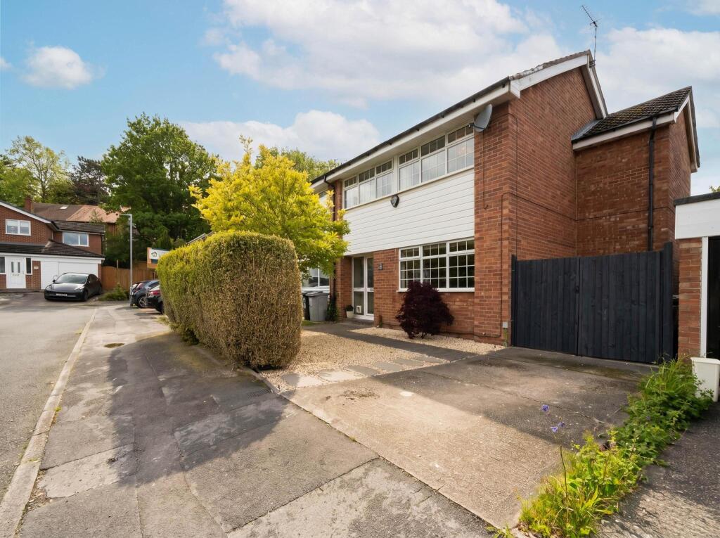 Main image of property: Sevenoaks Close, Macclesfield, SK10 3BE