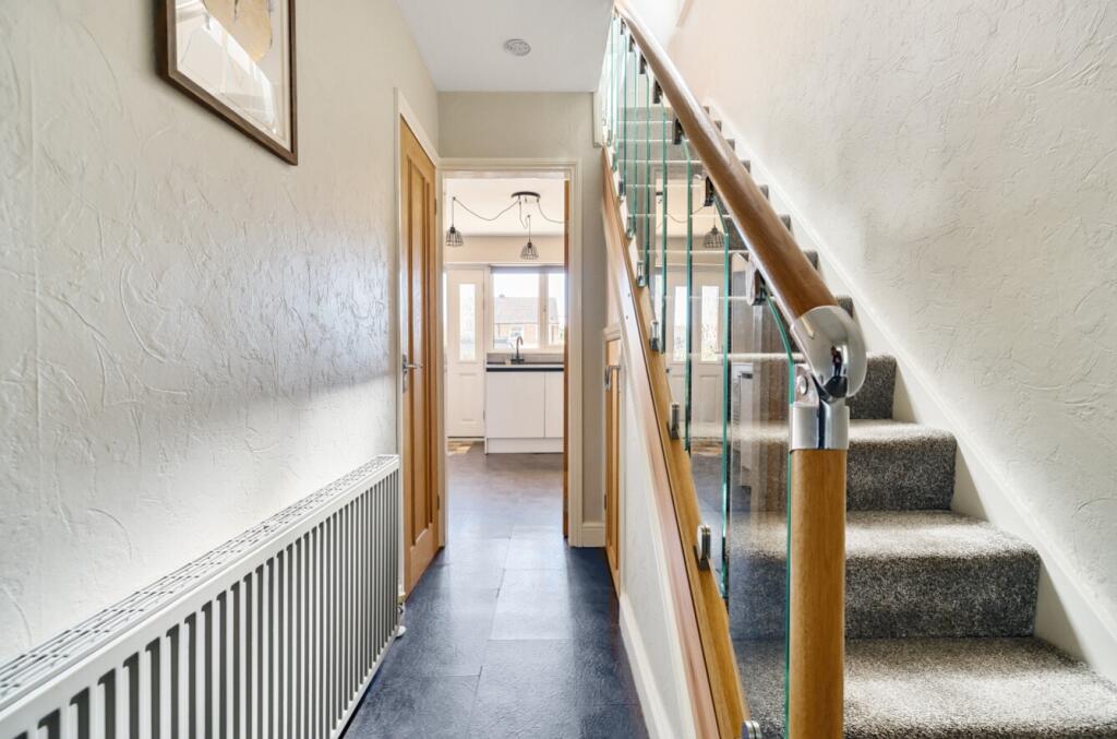 Edinburgh Drive, North Anston, Sheffield, South Yorkshire, S25 photo 4