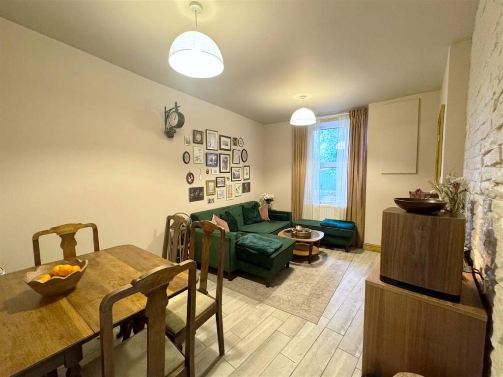 House in Huddersfield - View 5