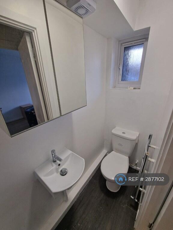 5 bedroom terraced house for rent