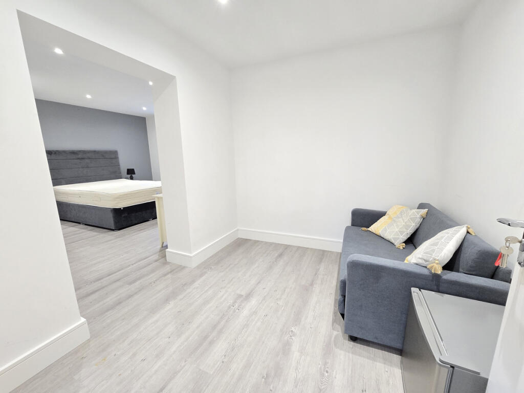 House in Watford - View 5