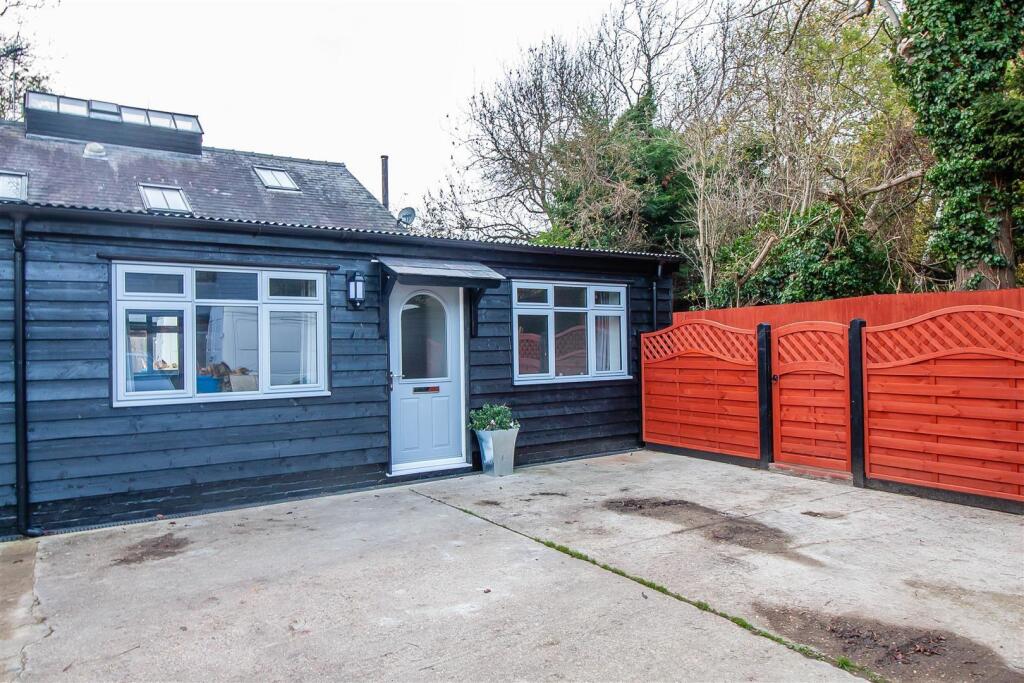 Main image of property: West Street, Comberton, Cambridge