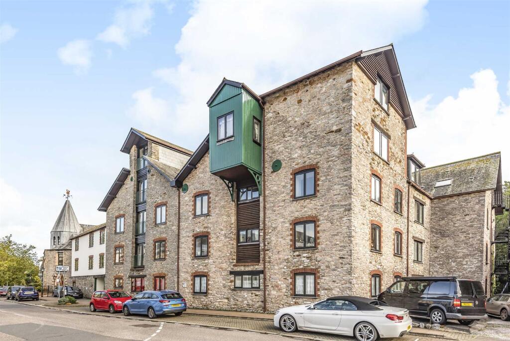 Main image of property: The Plains, Totnes