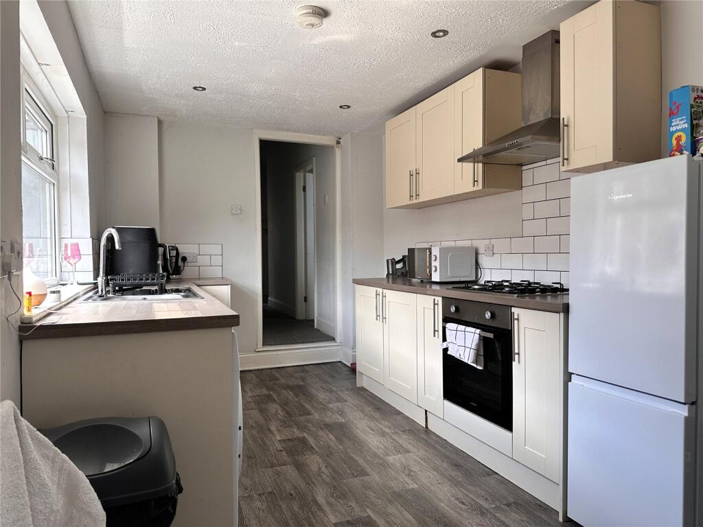 Apartment in Newcastle upon Tyne - View 4