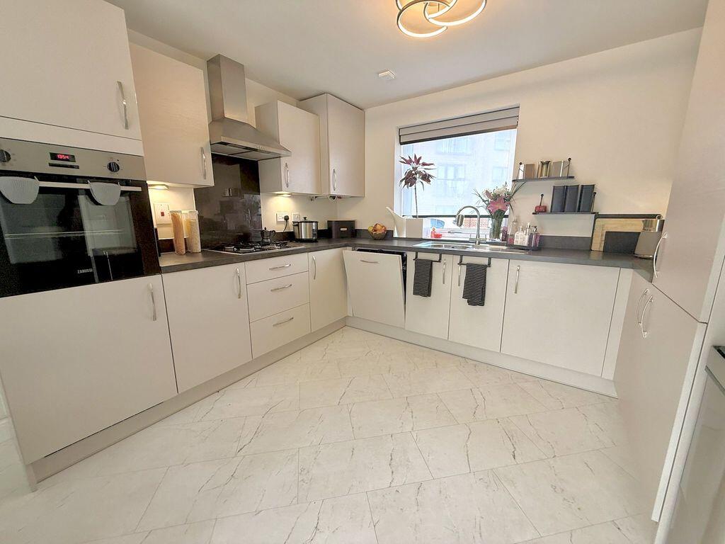 Box Crescent, Linmere photo 4