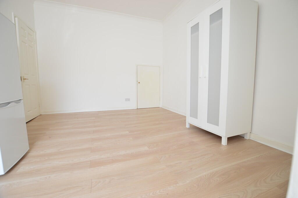 Main image of property: Hencroft Street South, Slough