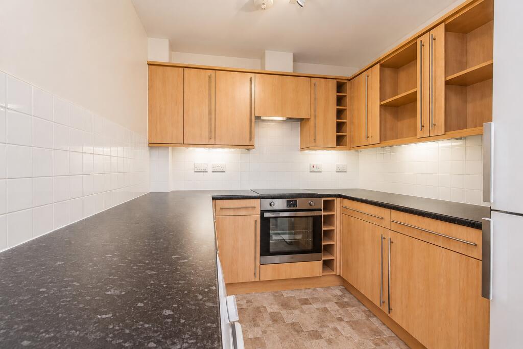 Apartment in Wiltshire, Haydon Wick - View 3