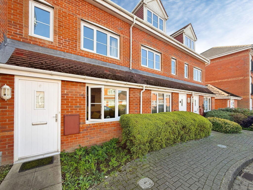 Main image of property: Hoddinott Road, Eastleigh, SO50 5SN